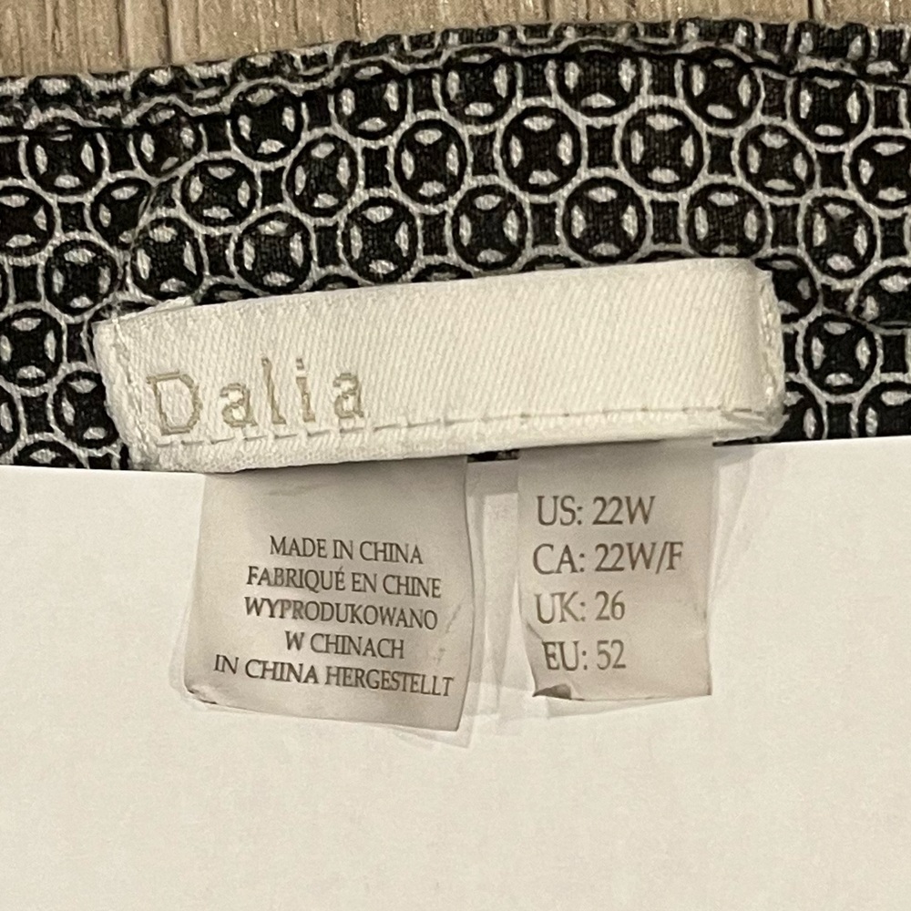 Dalia Pull On Patterned Pants 22w Tiny Black And … - image 7